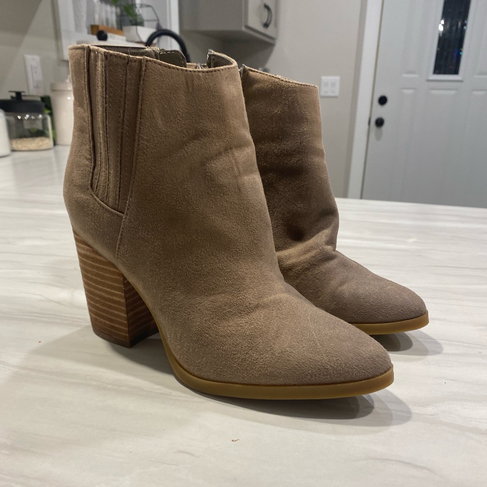 Madden Girl Shaakerr women taupe ankle boots.